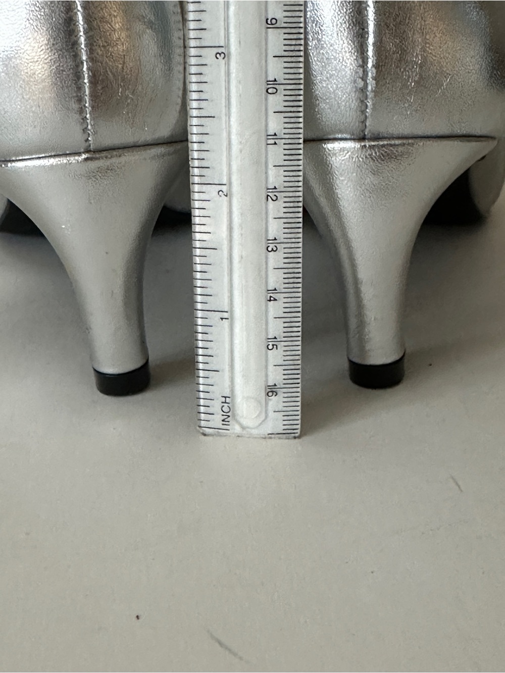 NEW Vince Camuto Quinley Silver Leather Pointed-Toe Women's Ankle Booties Sz 7.5 - Picture 9 of 12